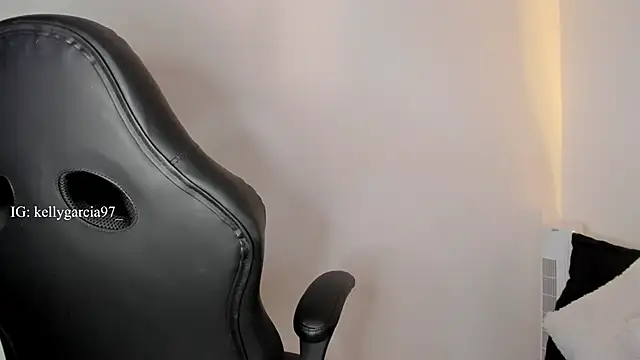 Snapshot of Ally_Snow chatting on March 10, 9:40 pm Ally Snow online show from March 10, 9:40 pm