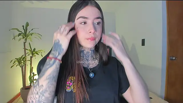 Snapshot of Ally_Snow chatting on September 21, 10:39 am Ally Snow online show from September 21, 10:39 am