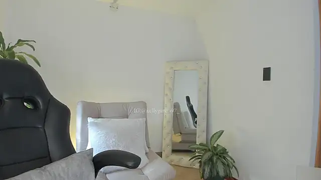 Snapshot of Ally_Snow chatting on November 3, 12:50 pm Ally Snow online show from November 3, 12:50 pm