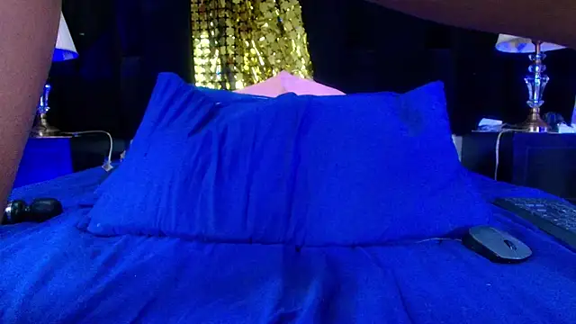 Snapshot of shelsyloreds chatting on February 7, 6:13 pm shelsyloreds online show from February 7, 6:13 pm