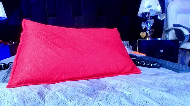 Snapshot of shelsyloreds chatting on February 21, 2:59 pm shelsyloreds online show from February 21, 2:59 pm