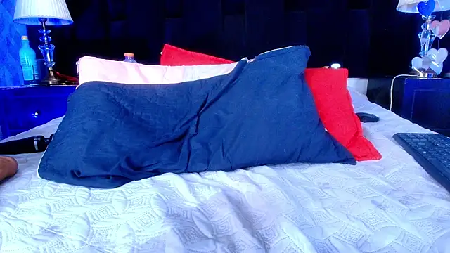 Snapshot of shelsyloreds chatting on February 24, 3:09 pm shelsyloreds online show from February 24, 3:09 pm