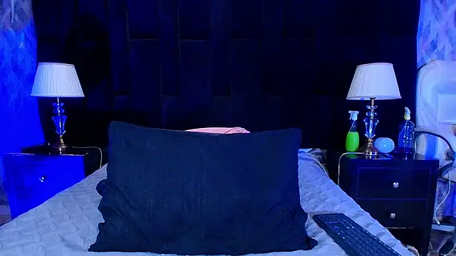 Snapshot of shelsyloreds chatting on March 7, 1:18 pm shelsyloreds online show from March 7, 1:18 pm