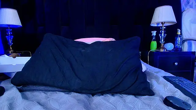 Snapshot of shelsyloreds chatting on March 7, 4:22 pm shelsyloreds online show from March 7, 4:22 pm