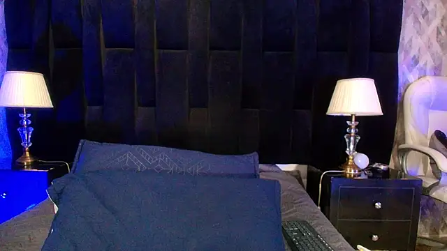 Snapshot of shelsyloreds chatting on March 10, 11:53 am shelsyloreds online show from March 10, 11:53 am