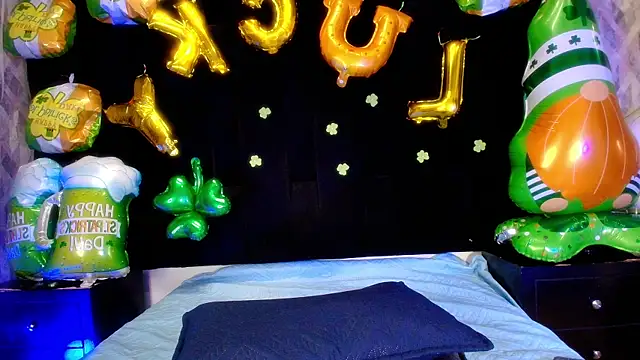 Snapshot of shelsyloreds chatting on March 17, 11:53 am shelsyloreds online show from March 17, 11:53 am