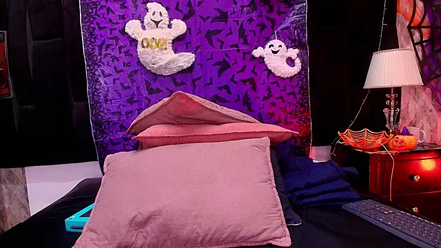 Snapshot of shelsyloreds chatting on October 30, 11:55 am shelsyloreds online show from October 30, 11:55 am