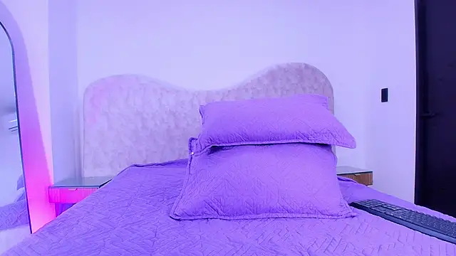 Snapshot of shelsyloreds chatting on November 23, 12:16 pm shelsyloreds online show from November 23, 12:16 pm