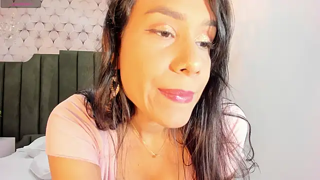 PilarJones  online show from February 3, 12:25 pm