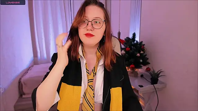 Snapshot of Charmy_Gracy chatting on December 29, 1:49 pm Charmy Gracy online show from December 29, 1:49 pm