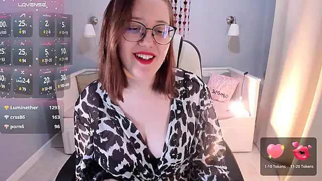 Snapshot of Charmy_Gracy chatting on February 16, 4:42 pm Charmy Gracy online show from February 16, 4:42 pm