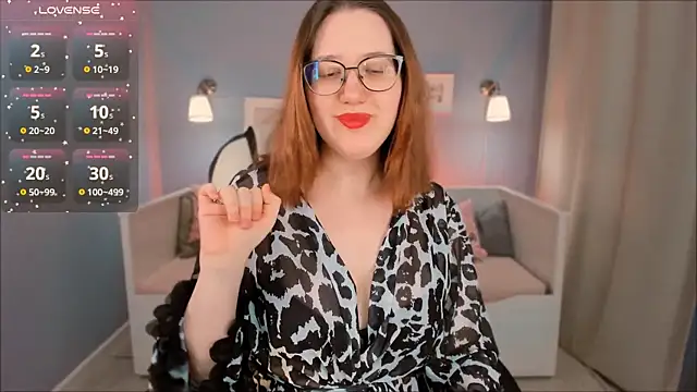 Snapshot of Charmy_Gracy chatting on March 3, 10:38 am Charmy Gracy online show from March 3, 10:38 am