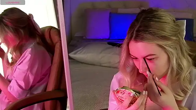 Snapshot of elinanortas chatting on March 5, 1:10 am elinanortas online show from March 5, 1:10 am