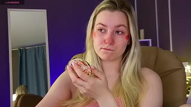 Snapshot of elinanortas chatting on March 9, 1:04 am elinanortas online show from March 9, 1:04 am