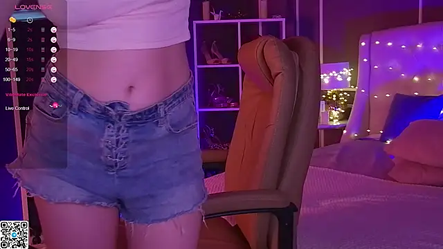 Snapshot of elinanortas chatting on March 17, 7:24 am elinanortas online show from March 17, 7:24 am