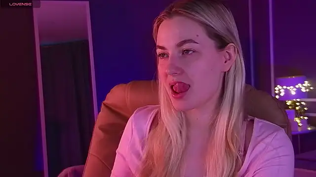 Snapshot of elinanortas chatting on March 19, 1:10 am elinanortas online show from March 19, 1:10 am