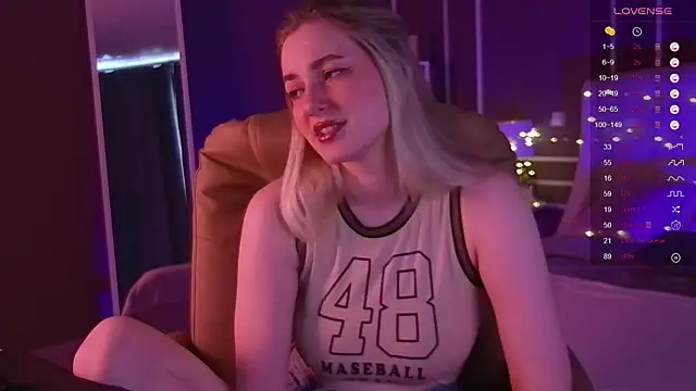 Snapshot of elinanortas chatting on March 19, 7:18 am elinanortas online show from March 19, 7:18 am