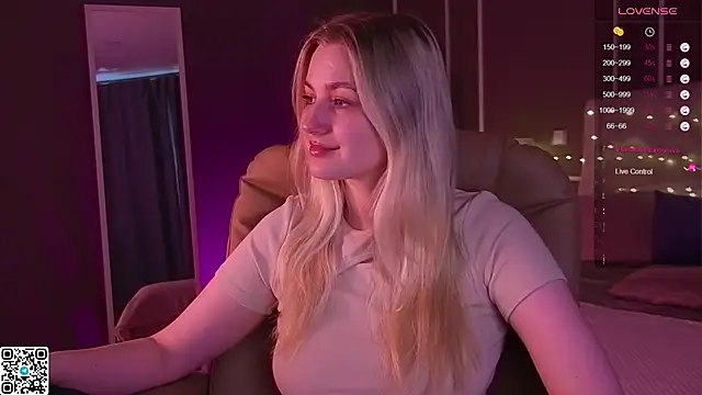 Snapshot of elinanortas chatting on March 21, 7:22 am elinanortas online show from March 21, 7:22 am