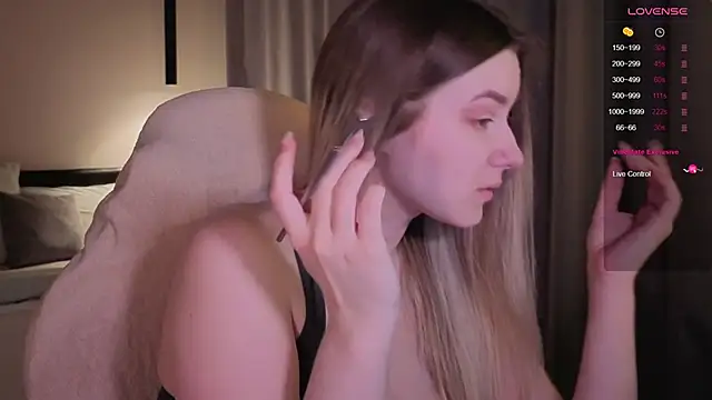 Snapshot of elinanortas chatting on December 16, 2:38 am elinanortas online show from December 16, 2:38 am