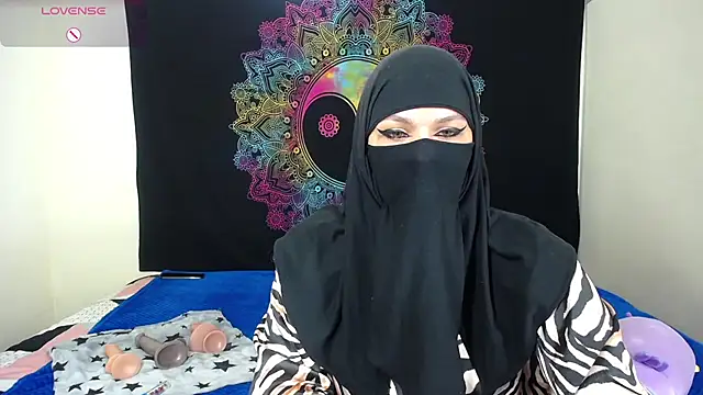 evelyn  salah online show from October 28, 9:13 am