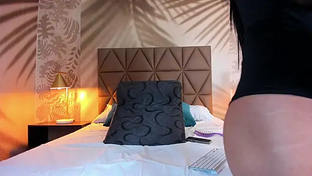 Snapshot of Scarleett_22 chatting on November 11, 8:09 pm Scarleett 22 online show from November 11, 8:09 pm