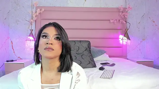 Snapshot of Scarleett_22 chatting on December 1, 7:52 pm Scarleett 22 online show from December 1, 7:52 pm