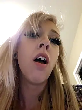 AmethystFoxx online show from November 16, 10:37 pm