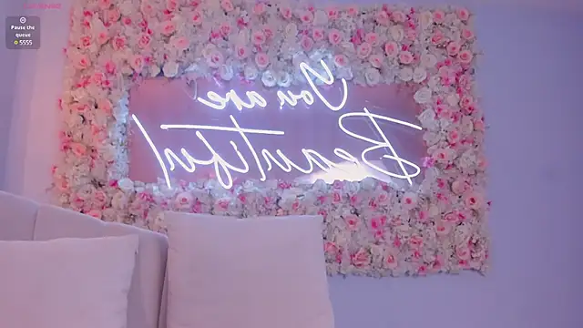 Snapshot of NaomiSainz chatting on February 18, 5:53 pm NaomiSainz online show from February 18, 5:53 pm