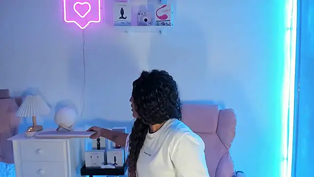 Kaiisa  online show from December 13, 10:13 pm