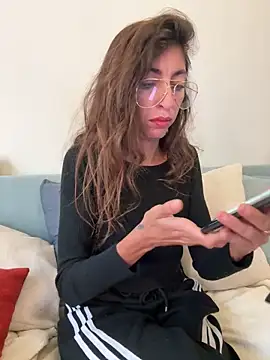 amanilouve online show from October 27, 12:09 pm