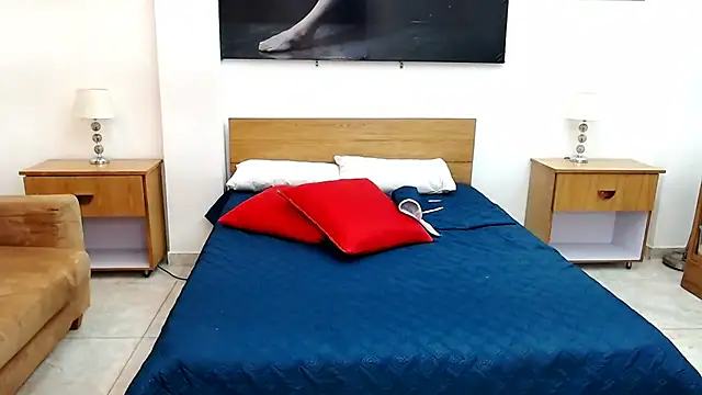 MaloryAndLuna online show from October 1, 12:00 pm