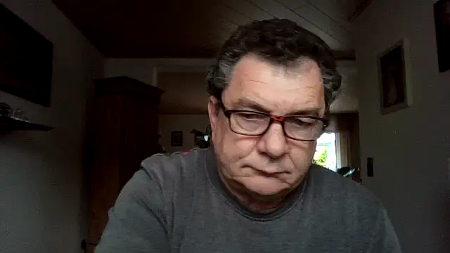 Snapshot of Nobbie444 chatting on November 17, 1:39 pm Nobbie444 online show from November 17, 1:39 pm