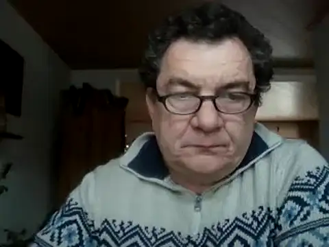 Snapshot of Nobbie444 chatting on December 14, 11:37 am Nobbie444 online show from December 14, 11:37 am