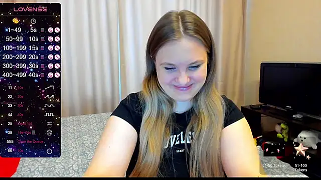 Snapshot of AlanaBrox chatting on December 14, 8:34 am AlanaBrox online show from December 14, 8:34 am