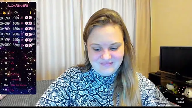 Snapshot of AlanaBrox chatting on January 13, 10:47 am AlanaBrox online show from January 13, 10:47 am