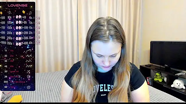 Snapshot of AlanaBrox chatting on February 8, 1:01 pm AlanaBrox online show from February 8, 1:01 pm