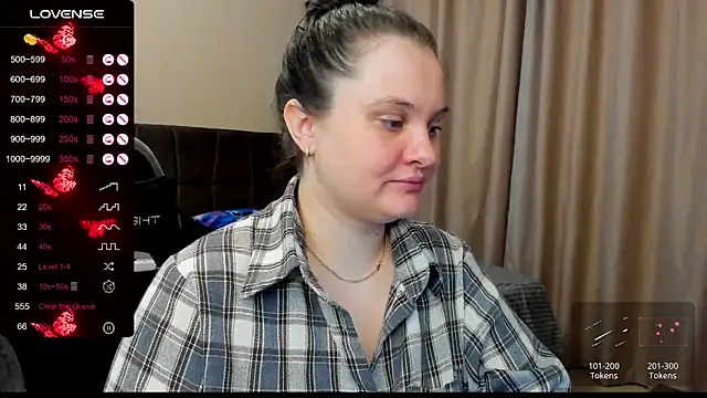 Snapshot of AlanaBrox chatting on November 25, 10:54 pm AlanaBrox online show from November 25, 10:54 pm