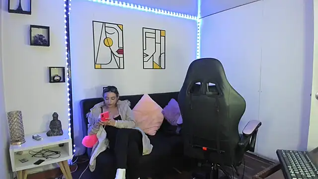 kay marie online show from December 19, 2:23 am