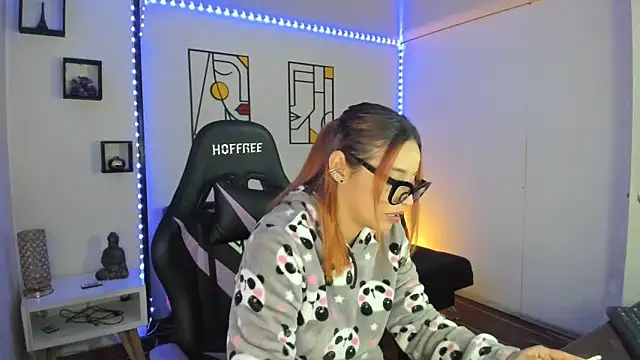 kay marie online show from December 19, 6:45 pm