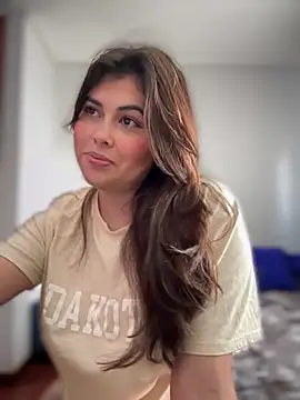 Alyaa s online show from January 6, 8:50 pm