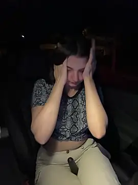 Snapshot of DoriDeluxe66 chatting on February 23, 7:38 pm DoriDeluxe66 online show from February 23, 7:38 pm