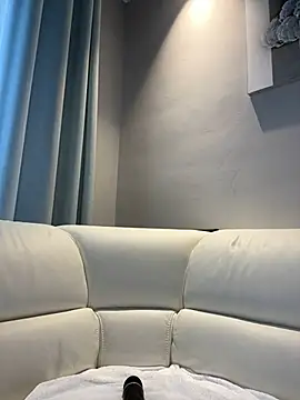 Snapshot of DoriDeluxe66 chatting on March 5, 4:46 pm DoriDeluxe66 online show from March 5, 4:46 pm