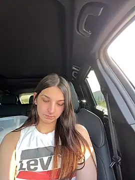 Snapshot of DoriDeluxe66 chatting on March 9, 7:15 pm DoriDeluxe66 online show from March 9, 7:15 pm