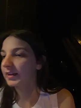 Snapshot of DoriDeluxe66 chatting on March 9, 10:52 pm DoriDeluxe66 online show from March 9, 10:52 pm