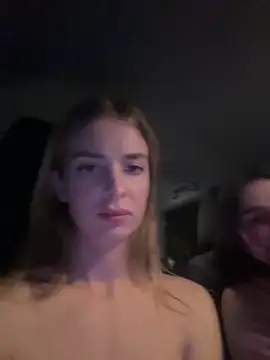 Snapshot of DoriDeluxe66 chatting on March 22, 1:54 am DoriDeluxe66 online show from March 22, 1:54 am