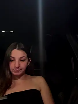 Snapshot of DoriDeluxe66 chatting on October 6, 9:34 pm DoriDeluxe66 online show from October 6, 9:34 pm