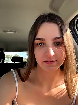 Snapshot of DoriDeluxe66 chatting on October 31, 10:27 am DoriDeluxe66 online show from October 31, 10:27 am