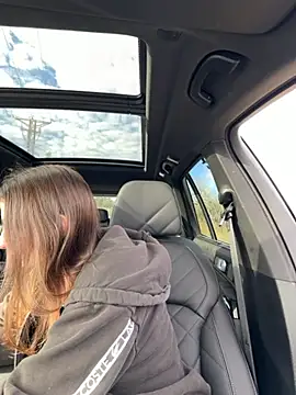 Snapshot of DoriDeluxe66 chatting on December 1, 10:42 am DoriDeluxe66 online show from December 1, 10:42 am