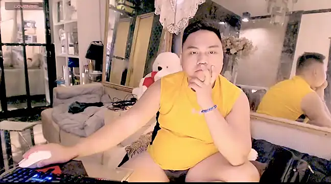 Snapshot of Hardking_69 chatting on February 10, 1:03 am Hardking 69 online show from February 10, 1:03 am