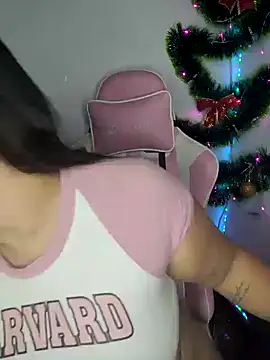 ValerieDiiamond online show from December 18, 4:20 am